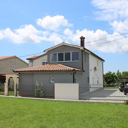 Apartments Nelle Pula Exterior photo