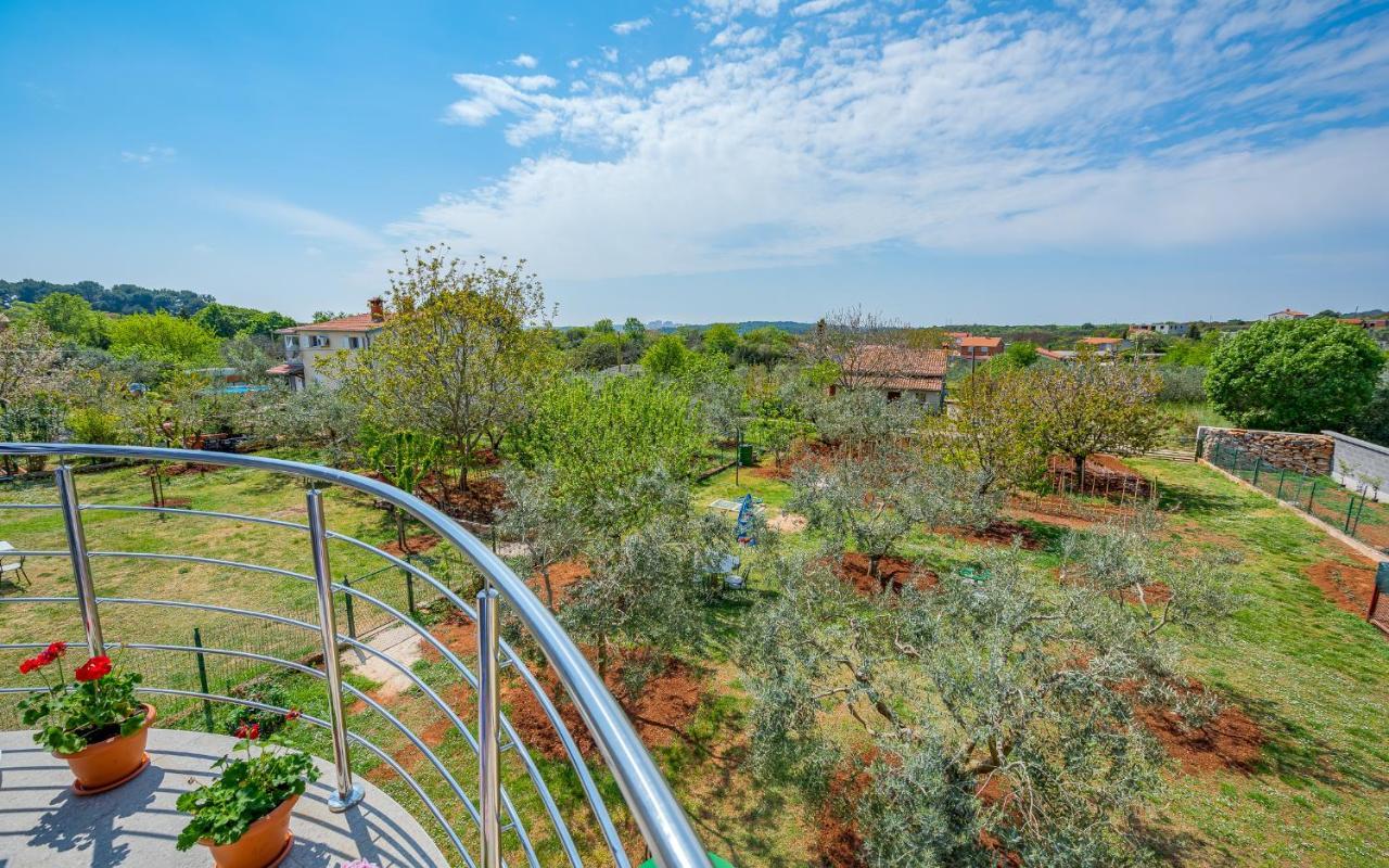 Apartments Nelle Pula Exterior photo